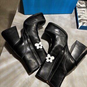 Rory Flower Zip-Up Boots